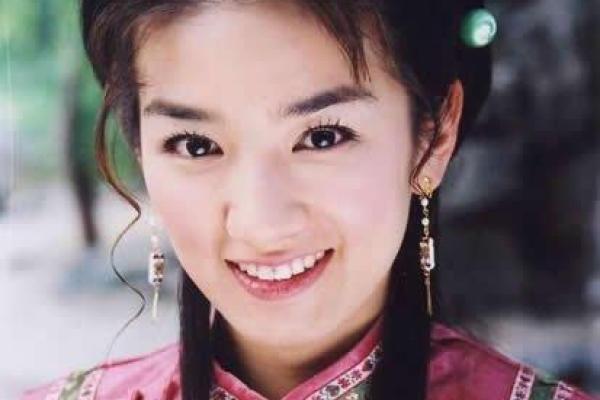 黄奕的八字揭秘：如何改变命运中的隐秘力量