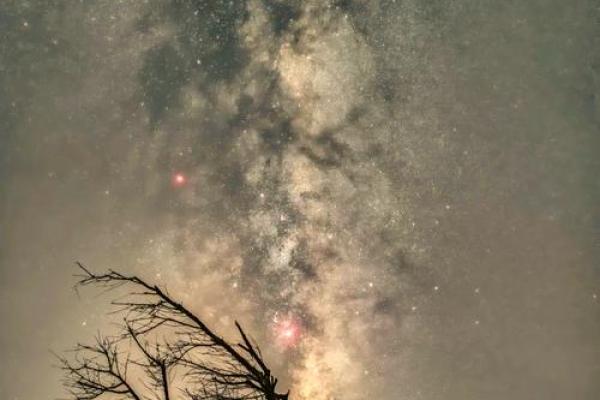 探索国庆节的天文现象：星月与人文的和谐相伴