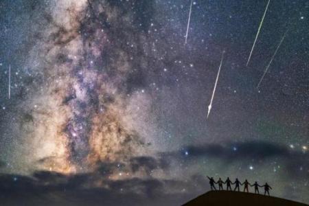 探秘十一月的天文奇观：流星雨与星空之美