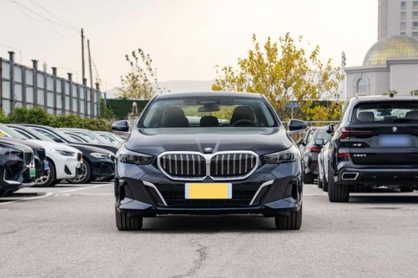 性格解析：宝马车型五行属性揭秘，你的座驾透露了什么？