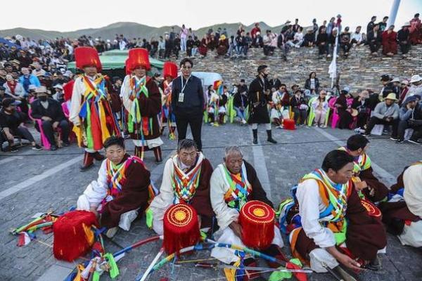 探访藏族节日习俗,感受不一样的文化体验 探访藏族节日习俗,感受不一样的文化体验