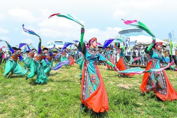 蒙古草原上的传统节日与古老文化的传承