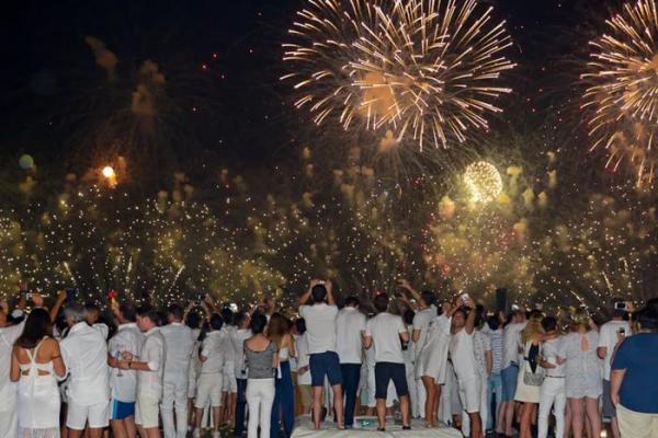 节日与文化的结合:从民俗到全球化庆祝 节日与文化的结合:从民俗到全球化庆祝