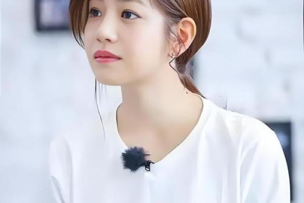 陈妍希的命运密码:揭开八字中的暗藏玄机,如何破解命运之锁? 陈妍希的命运密码:揭开八字中的暗藏玄机,如何破解命运之锁?